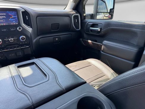 Used 2022 GMC Sierra 3500 Denali w/ Denali Ultimate Package AWD/4WD image 20