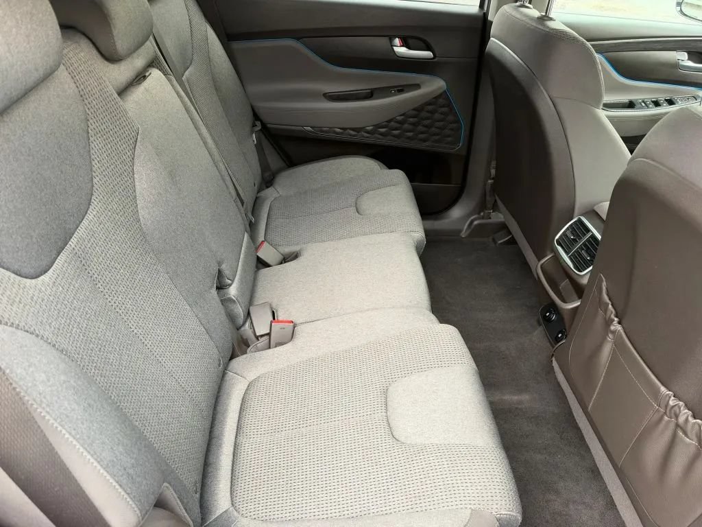 Used 2019 Hyundai Santa Fe SEL AWD/4WD image 15