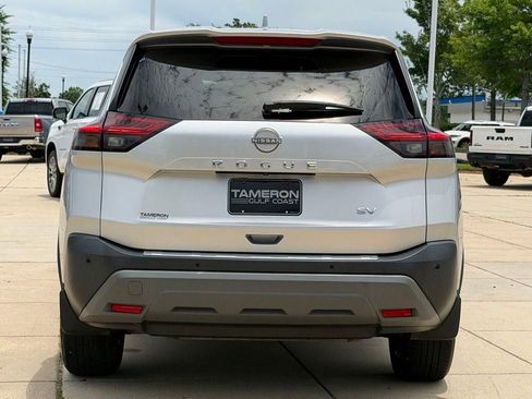 Used 2023 Nissan Rogue SV FWD image 3