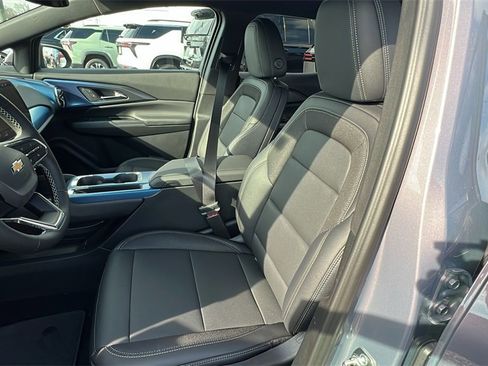 New 2026 Chevrolet Equinox EV LT image 15