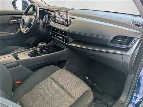 Used 2025 Nissan Rogue SV FWD image 27