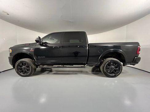 Used 2019 RAM 2500 Laramie w/ Night Edition AWD/4WD image 4