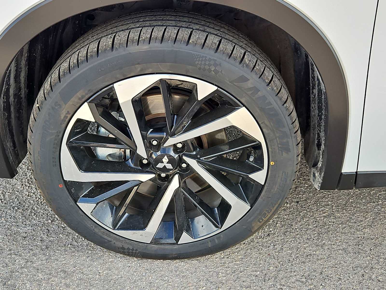 Used 2023 Mitsubishi Outlander SE FWD image 12