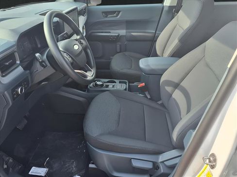New 2025 Ford Maverick XL w/ Equipment Group 101A image 17