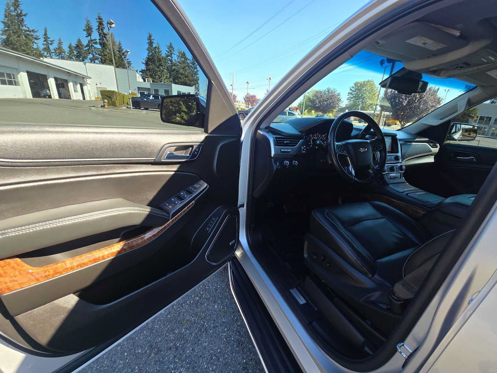 Used 2018 Chevrolet Tahoe Premier AWD/4WD image 20