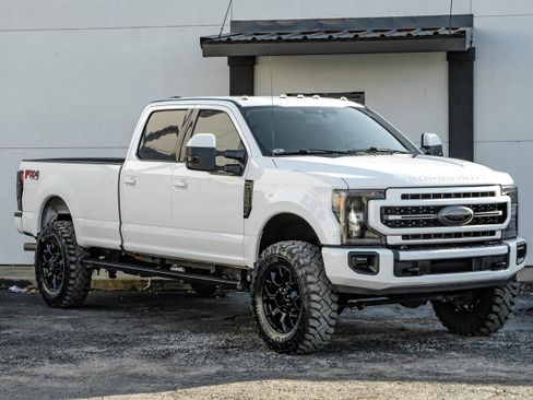 Used 2020 Ford F350 Lariat w/ Lariat Value Package AWD/4WD image 5
