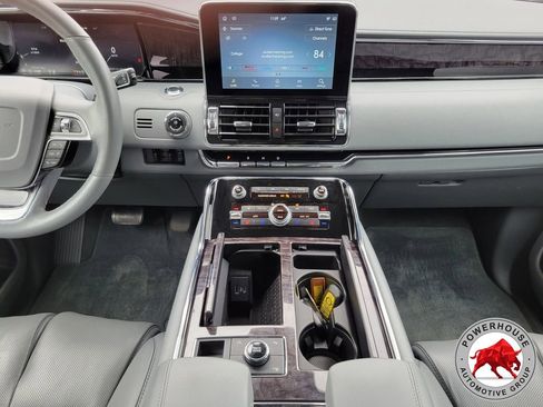 Used 2021 Lincoln Navigator Reserve w/ Luxury Package AWD/4WD image 23