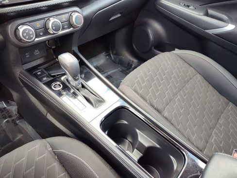 Used 2023 Nissan Kicks SV image 25