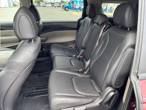 Used 2026 Kia Carnival FWD image 27