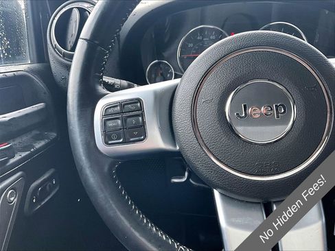 Used 2018 Jeep Wrangler Sport AWD/4WD image 16