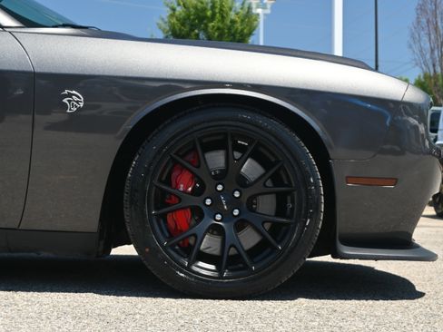 Used 2019 Dodge Challenger SRT Hellcat w/ Plus Package RWD image 13