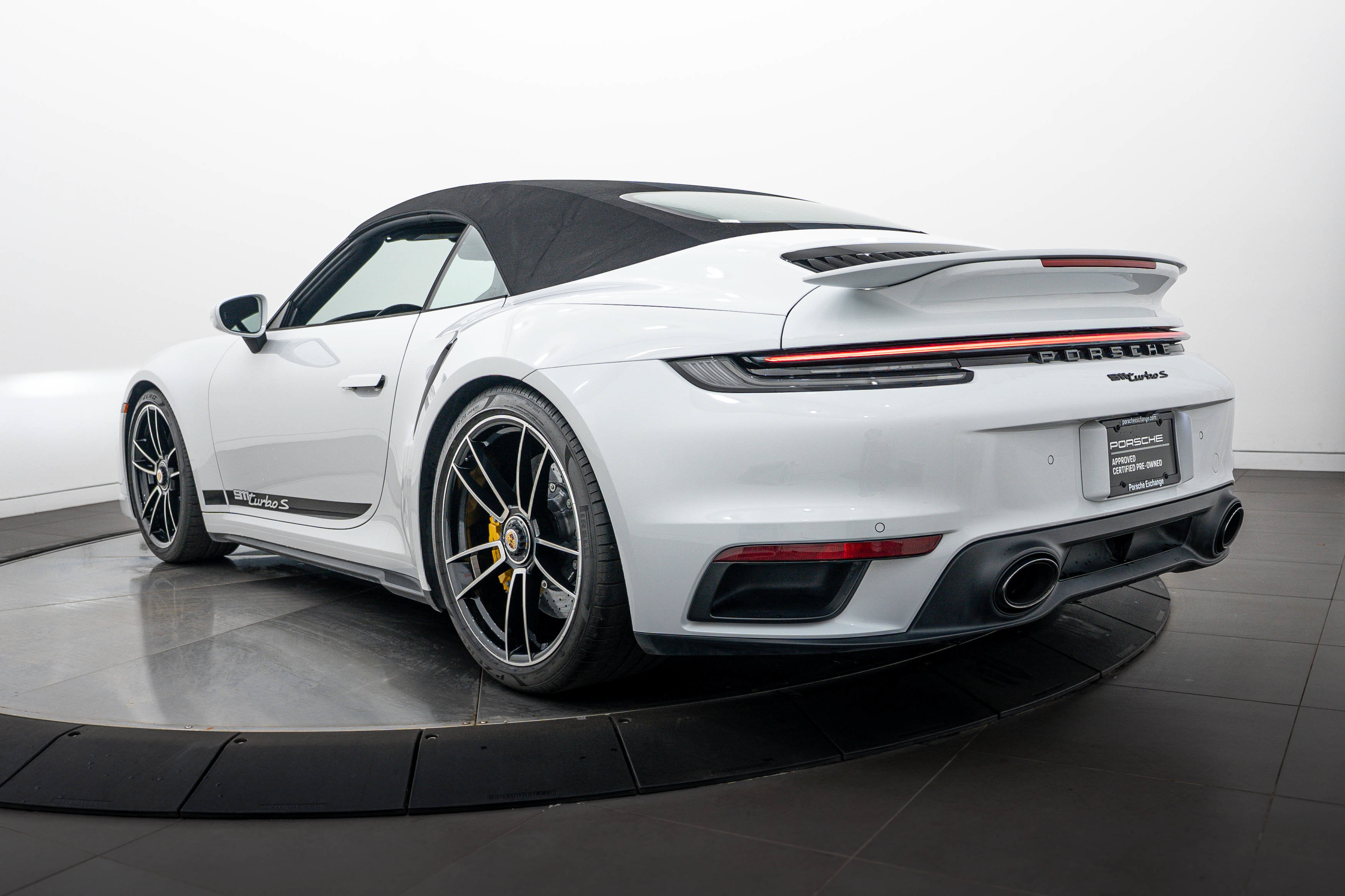 Certified 2022 Porsche 911 Turbo S AWD/4WD image 21