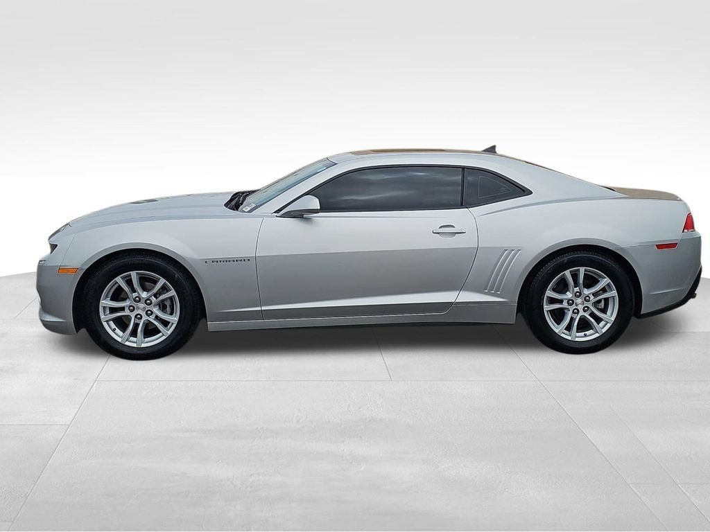 Used 2015 Chevrolet Camaro LT RWD image 6