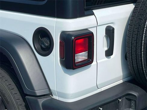 Used 2024 Jeep Wrangler Sport S image 11