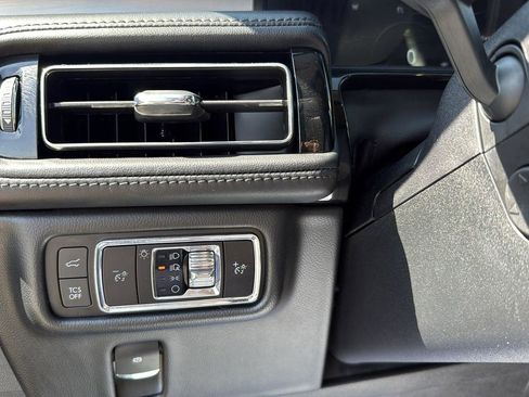 Used 2023 Lincoln Nautilus FWD w/ Premium Package image 14