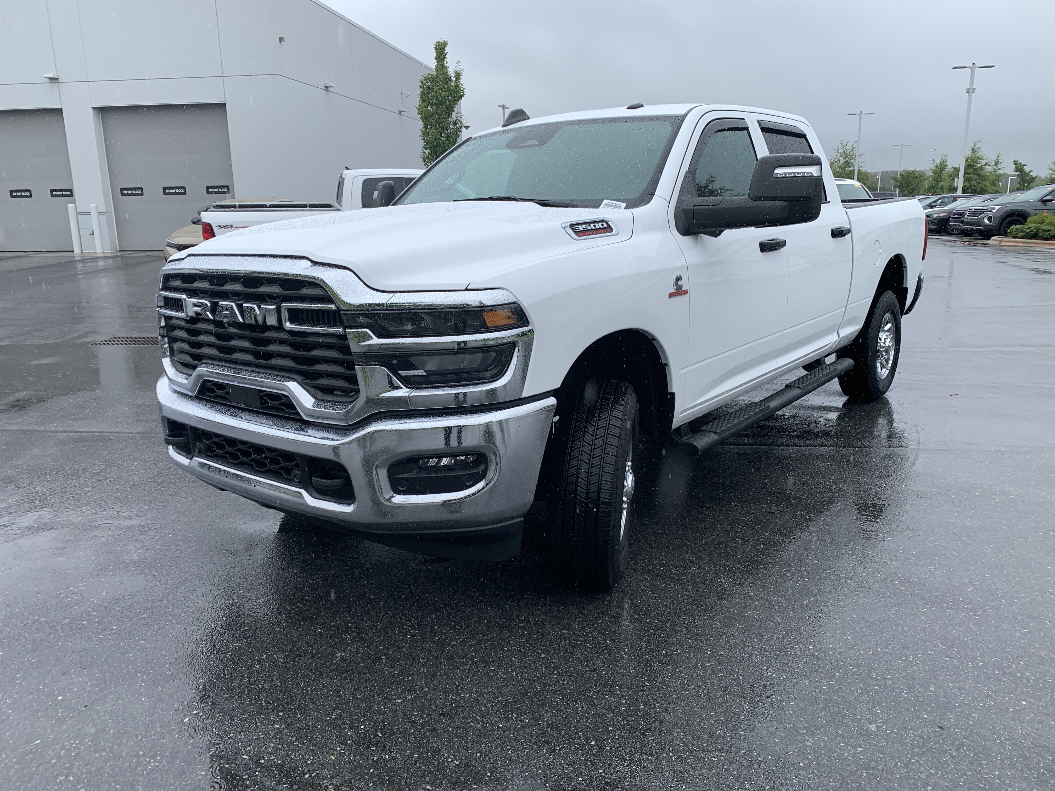 Used 2025 RAM 3500 Tradesman AWD/4WD image 5