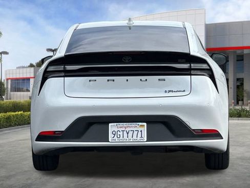 Used 2023 Toyota Prius Prime SE image 5