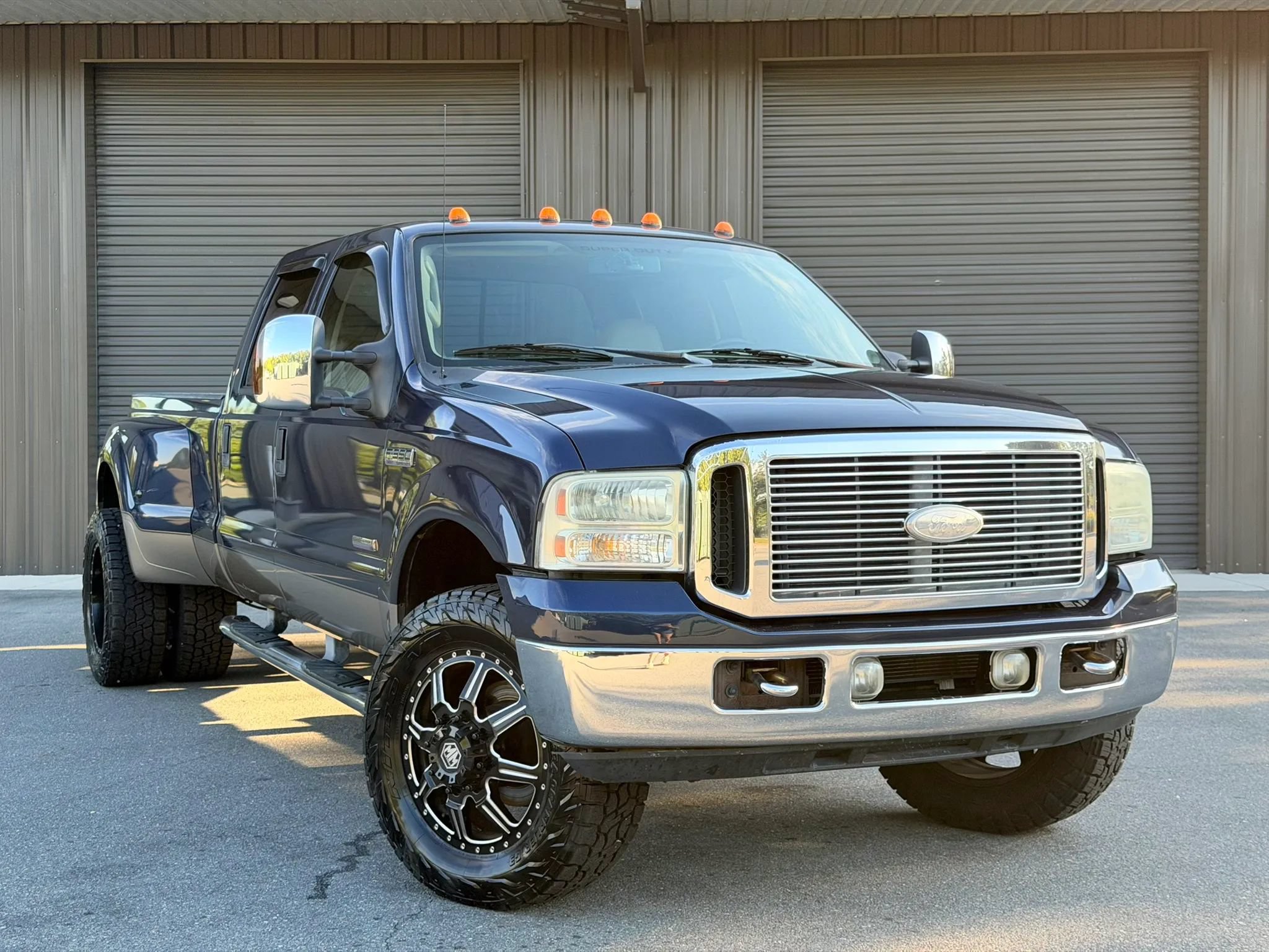 Used 2006 Ford F350 Lariat AWD/4WD image 1