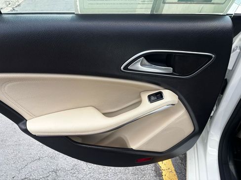 Used 2018 Mercedes-Benz CLA 250 image 19
