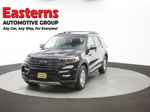 Used 2022 Ford Explorer XLT w/ Equipment Group 202A AWD/4WD image 53