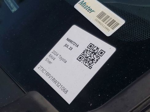 Used 2024 Toyota RAV4 XLE Premium image 25