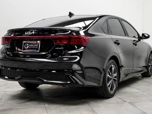 Used 2022 Kia Forte GT-Line w/ GT-Line Technology Package FWD image 12