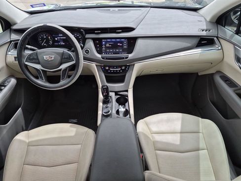 Used 2022 Cadillac XT5 Premium Luxury w/ Technology Package FWD image 11