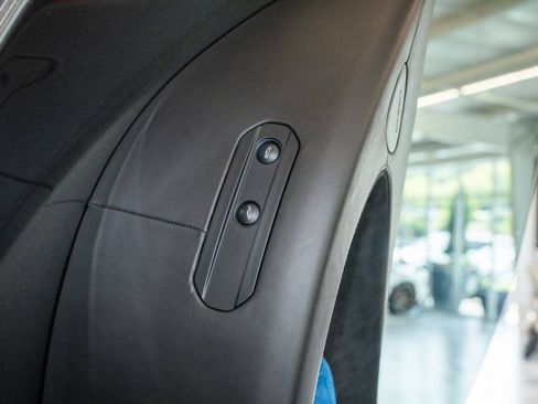 Used 2017 McLaren 570S RWD image 35