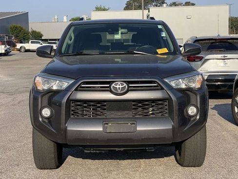 Used 2020 Toyota 4Runner SR5 AWD/4WD image 2
