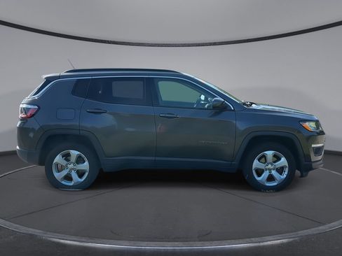 Used 2021 Jeep Compass Latitude AWD/4WD image 9