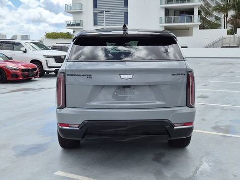 Used 2026 Cadillac Escalade IQ Sport 2 w/ LPO, ONYX Package image 4