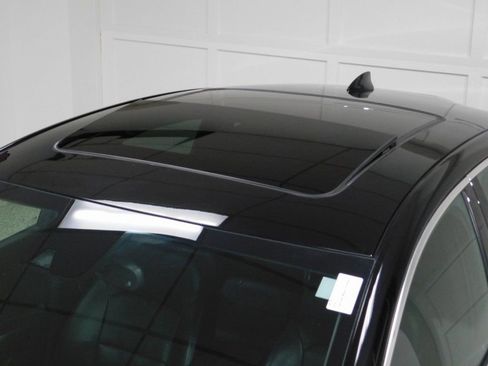 Used 2016 Chevrolet Malibu Premier w/ Driver Confidence Package II image 20