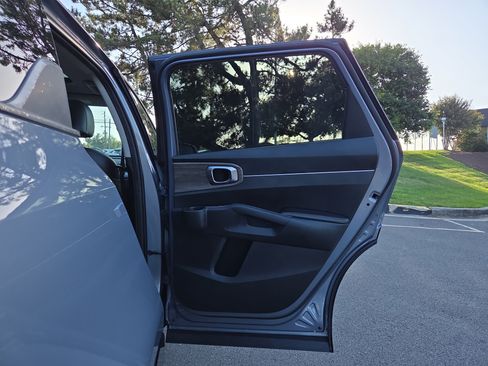 Certified 2021 Kia Sorento EX w/ Panoramic Sunroof Package AWD/4WD image 36