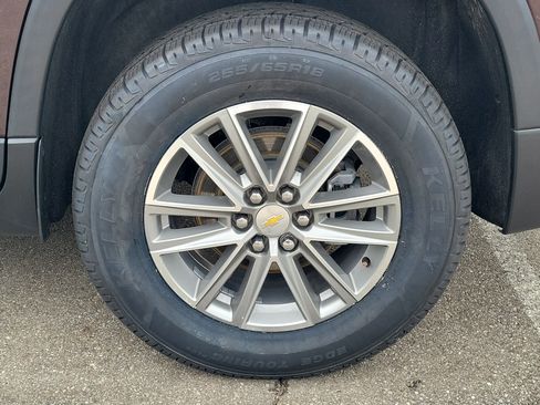 Used 2023 Chevrolet Traverse LT FWD image 5