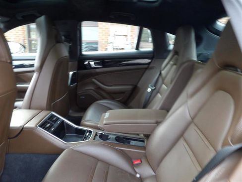 Used 2018 Porsche Panamera image 15