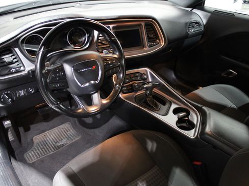 Used 2020 Dodge Challenger R/T image 21