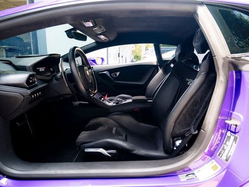 Used 2021 Lamborghini Huracan EVO RWD image 3
