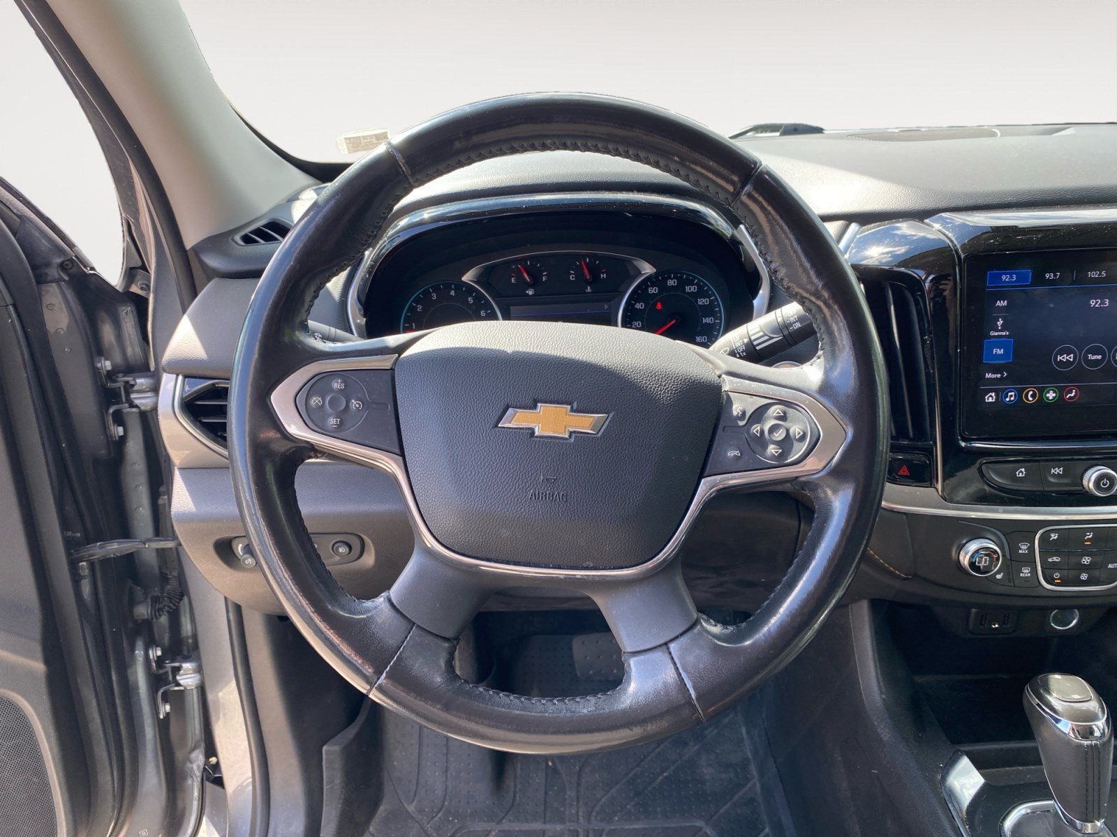 Used 2020 Chevrolet Traverse LT FWD image 15