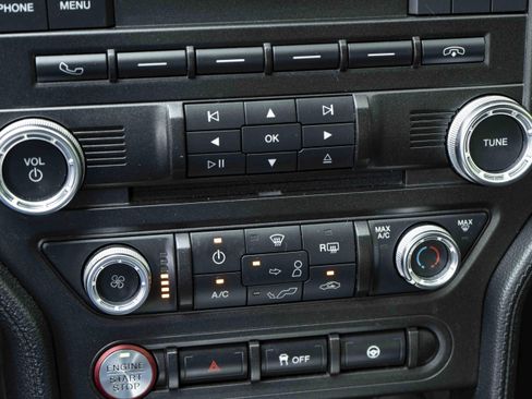 Used 2018 Ford Mustang Coupe image 32