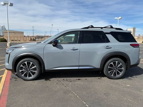 New 2026 Nissan Pathfinder Platinum AWD/4WD image 3