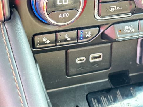 Used 2023 Chevrolet Suburban High Country w/ Premium Package image 20