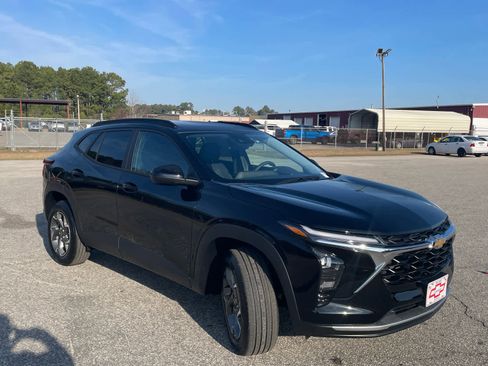 New 2026 Chevrolet Trax LT image 10