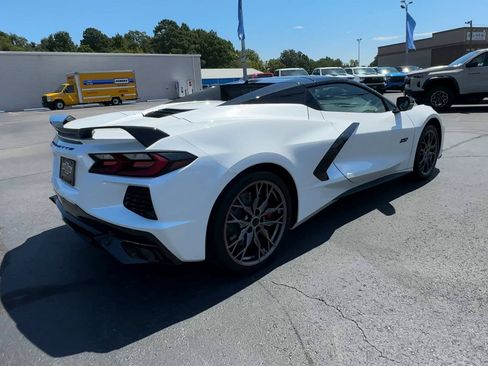 Used 2023 Chevrolet Corvette Stingray Premium Conv w/ Z51 Performance Package RWD image 8
