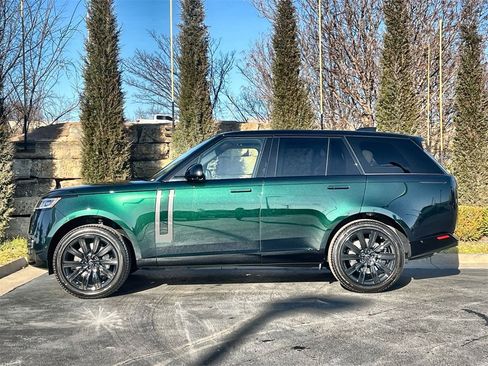 New 2026 Land Rover Range Rover SE image 2