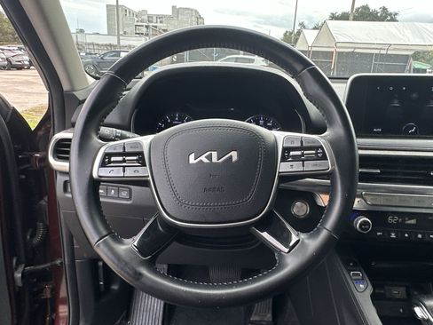 Certified 2022 Kia Telluride EX image 11