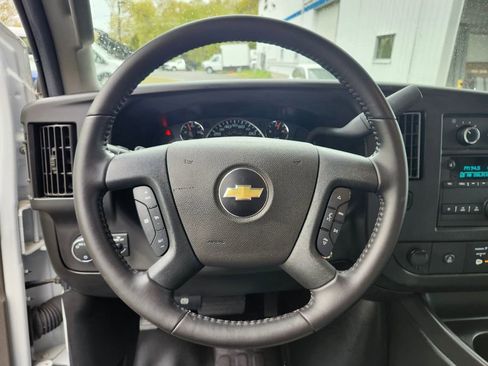 Used 2022 Chevrolet Express 3500 w/ Power Convenience Package RWD image 19