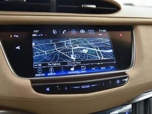 Used 2018 Cadillac XT5 Platinum w/ Driver Assist Package image 21