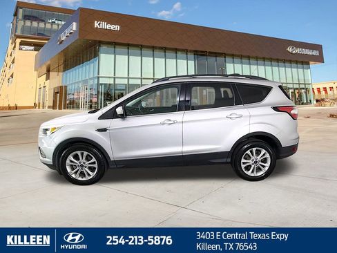 Used 2018 Ford Escape SE w/ SE Sync 3 Package image 4
