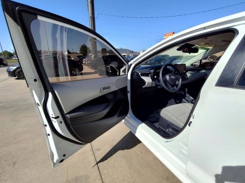 Used 2022 Toyota Corolla L FWD image 13