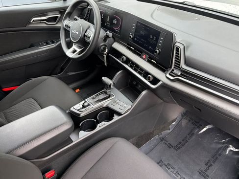 Used 2023 Kia Sportage LX image 18